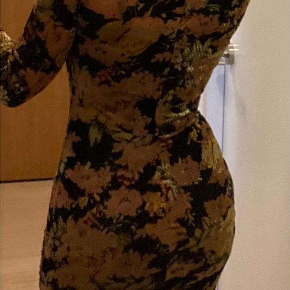 Dynamite velvet XS mini dress - Picture 3 of 5